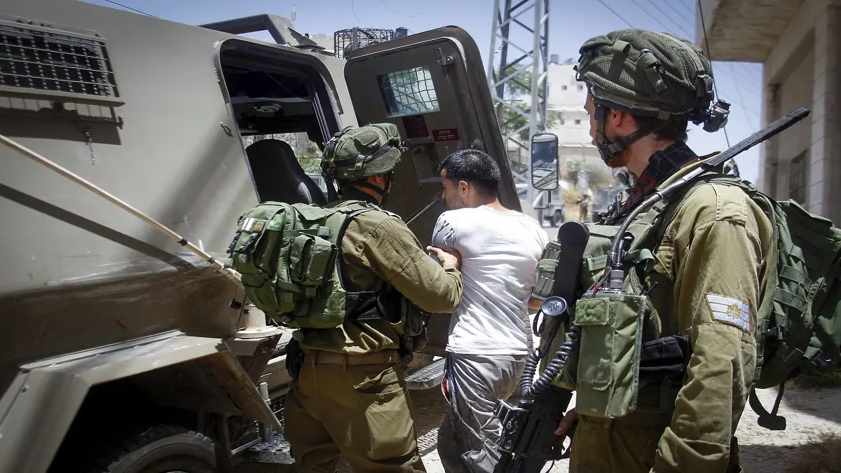إسرائيل تعتقل 18 فلسطينيا بينهم قيادات من حماس في الضفة الغربية‎
