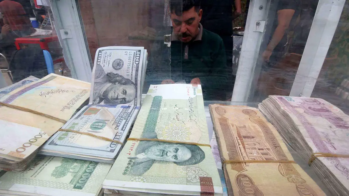 مصرف مشترك وممثلية "نفط" جديدة.. إيران "تشبك" مع العراق لاحتواء عقوبات واشنطن