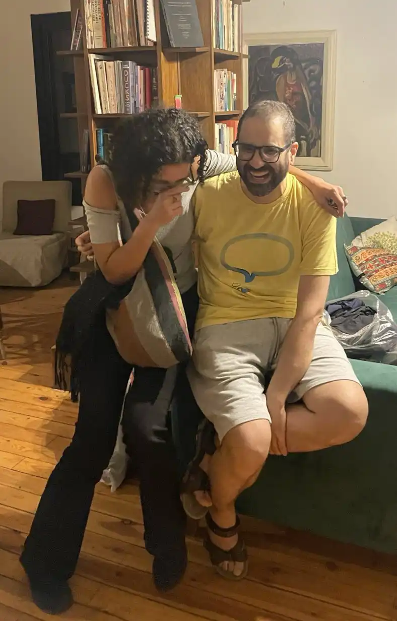 عبد الفتاح مع شقيقته