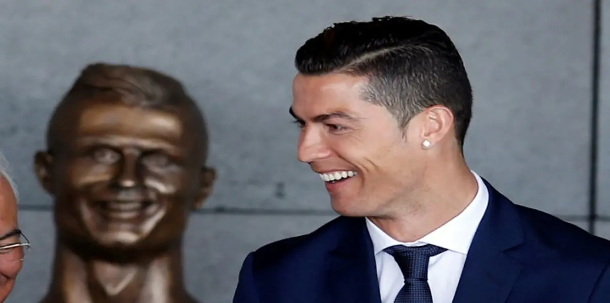 نحات يدافع عن تمثاله النصفي لكريستيانو رونالدو
