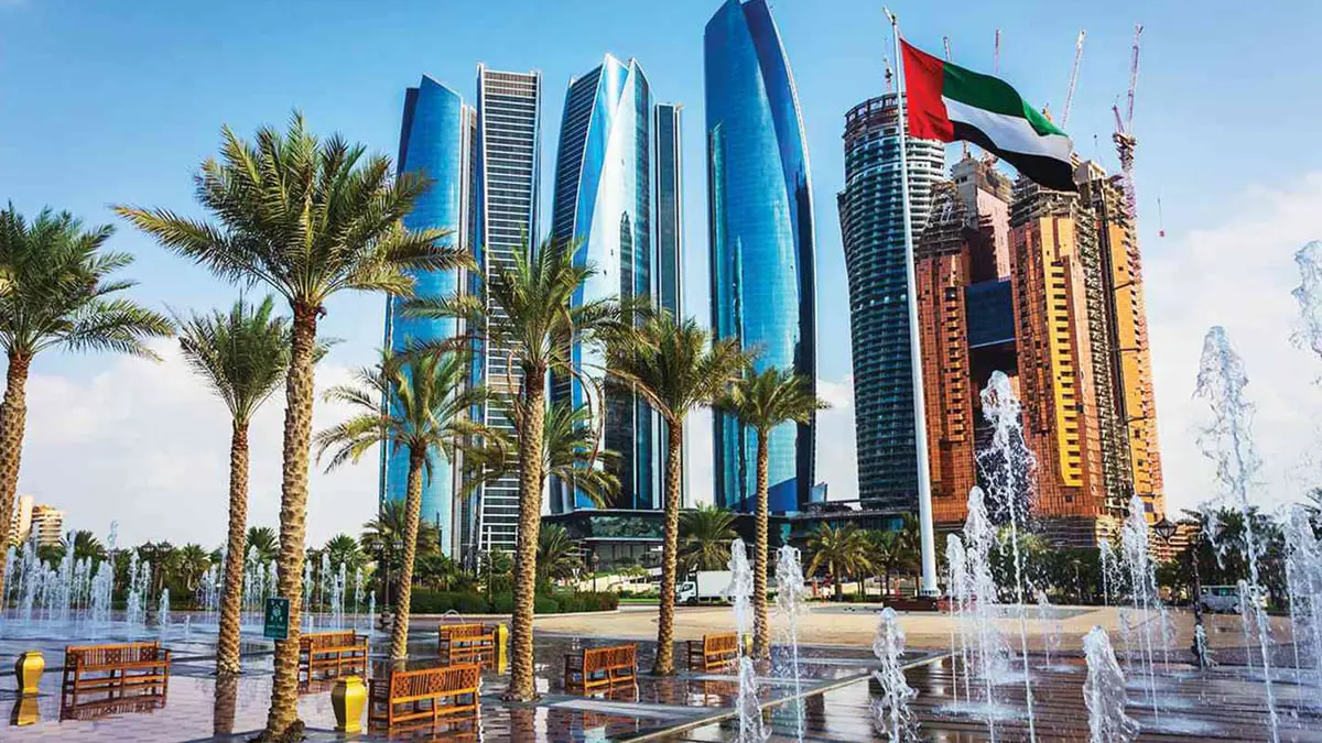الإمارات تعتمد السبت والأحد عطلة أسبوعية