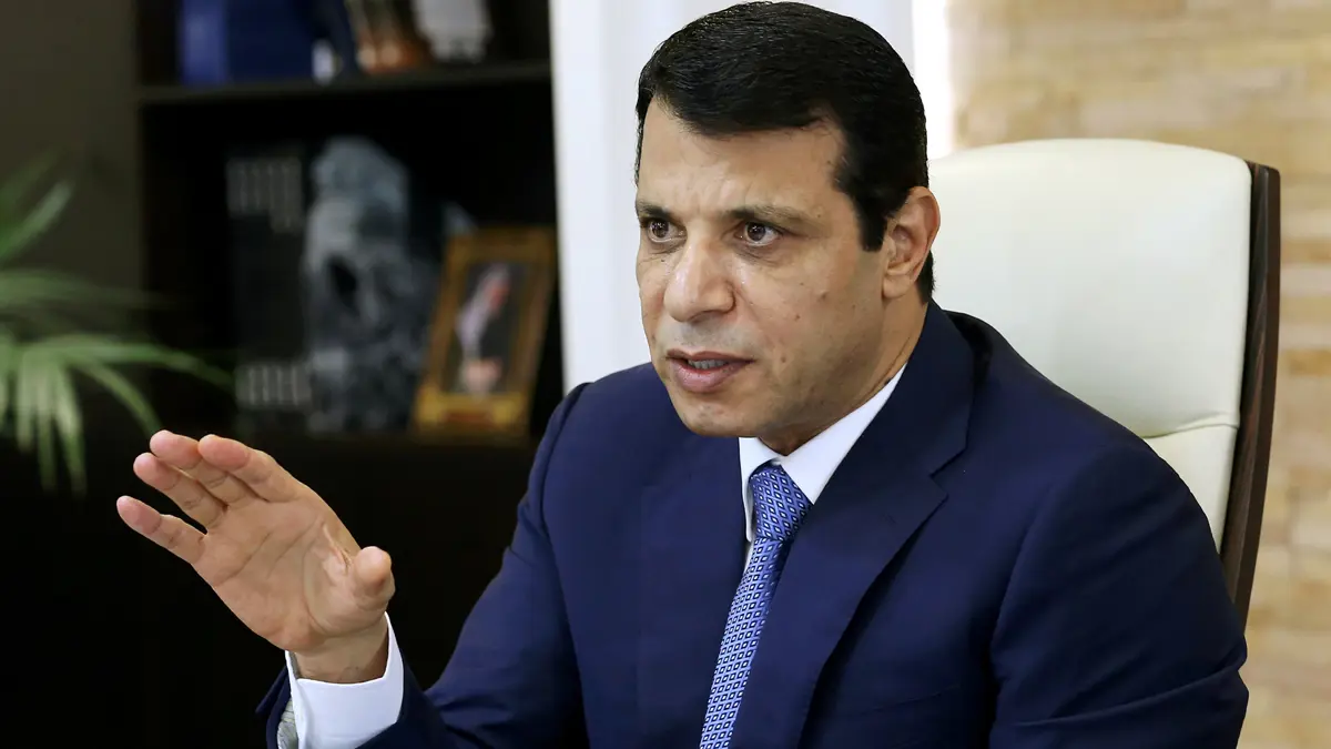 محمد دحلان: عباس لا يملك صلاحية حل التشريعي