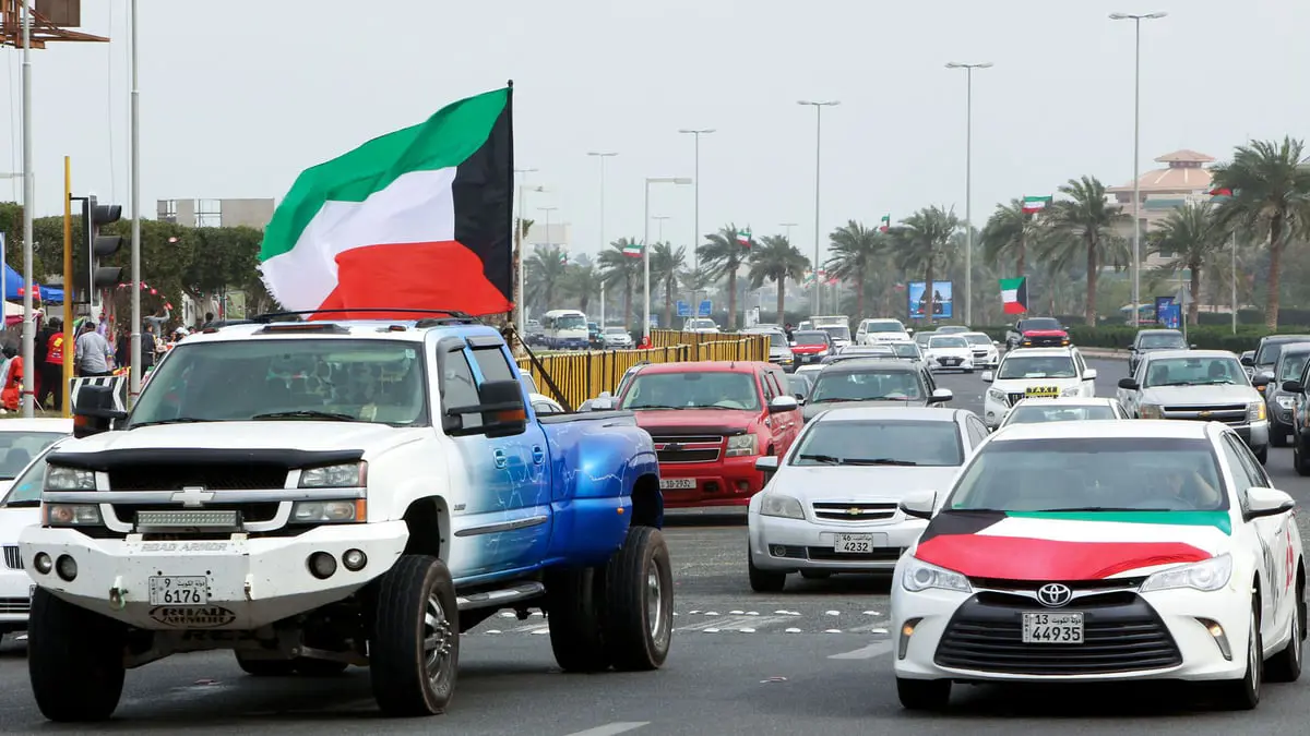 بالأهازيج والرقص.. الناخبون الكويتيون يحتفلون بنوابهم الجدد (فيديو)