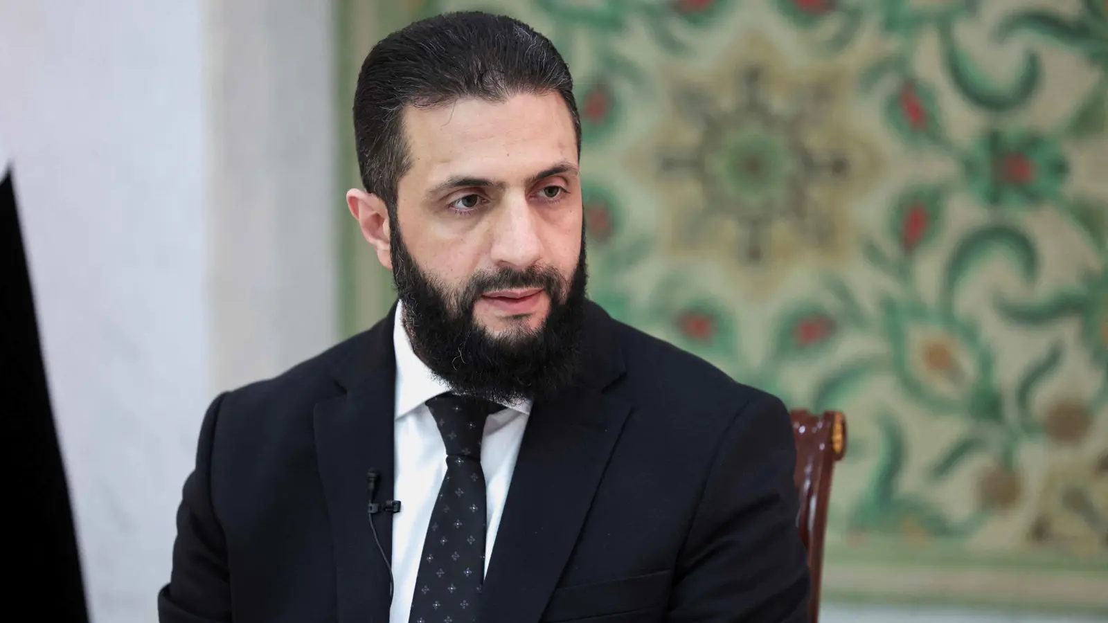الرئاسة السورية تكشف عن زيارة مرتقبة للشرع إلى فرنسا