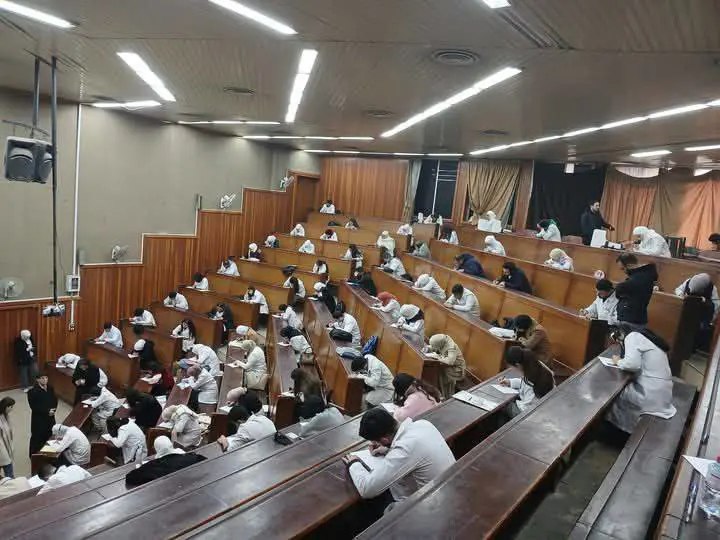 بدء الامتحانات في الجامعات