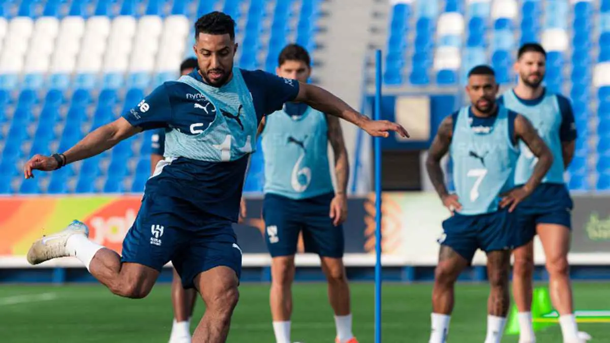 أزمة كبيرة تواجه الهلال قبل مباراة القادسية الحاسمة