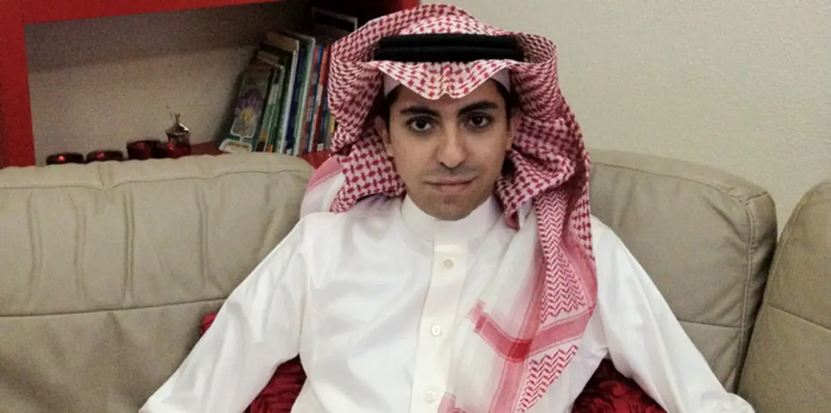 زوجة رائف بدوي تقول إنه بدأ إضراباً عن الطعام
