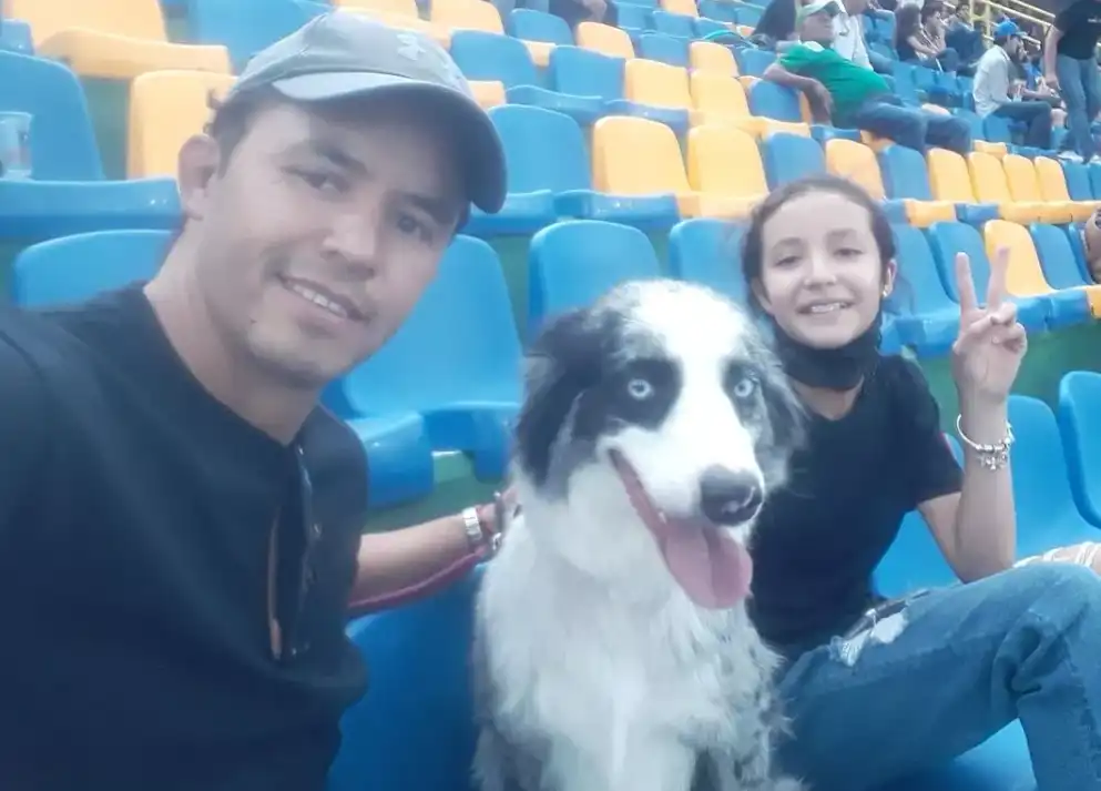 الطفلة مع والدها