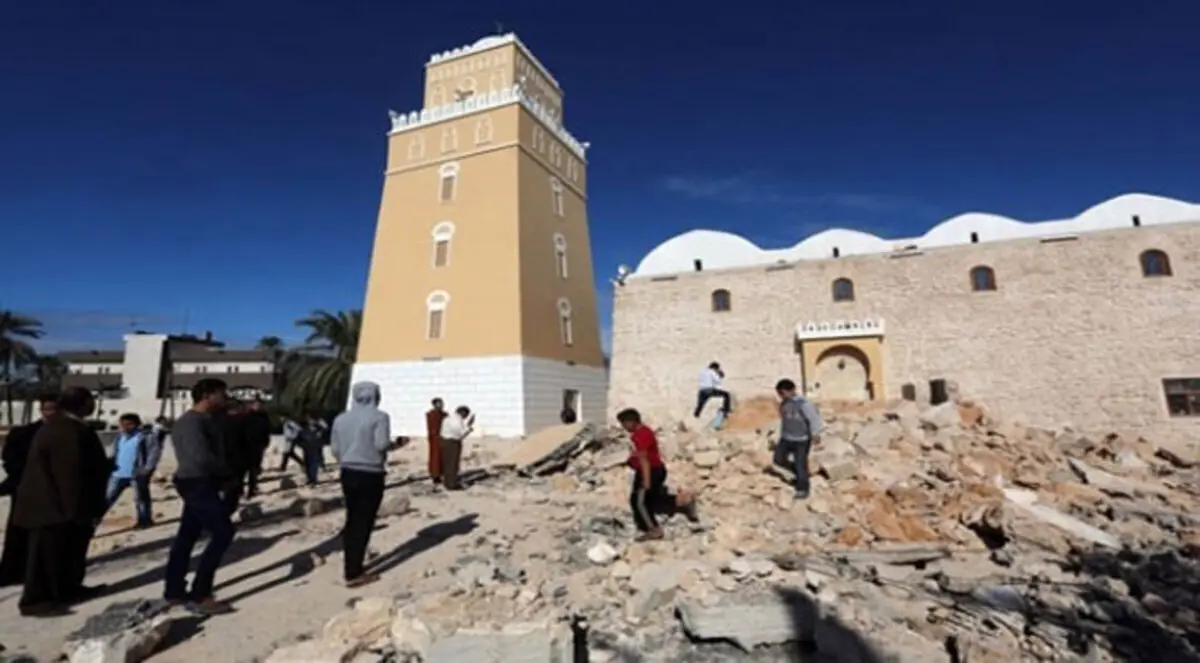 مجهولون يفجرون ضريحا في طرابلس الليبية
