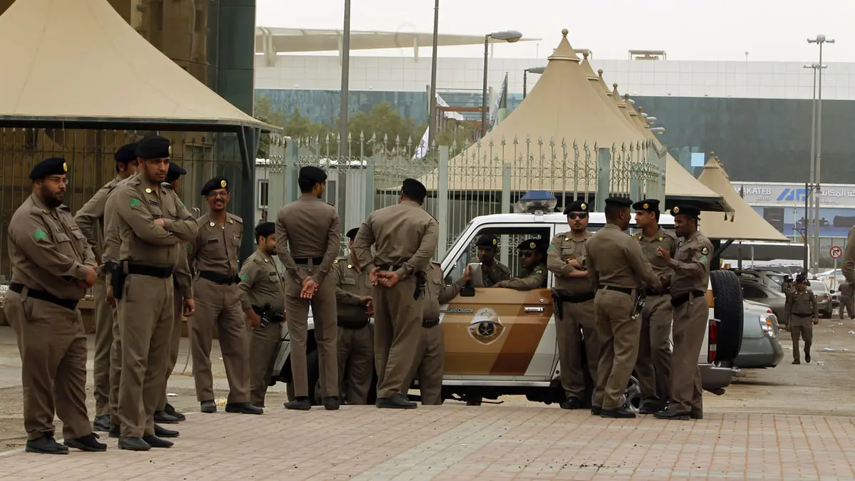 الإطاحة بفتاة ظهرت بـ"زي عسكري" في السعودية