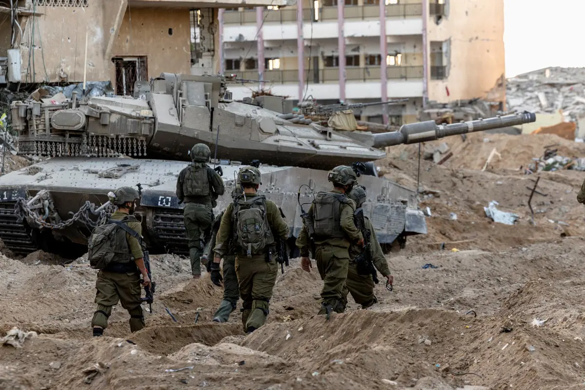 عائلات جنود إسرائيليين بغزة توجه "رسالة صادمة" لغالانت