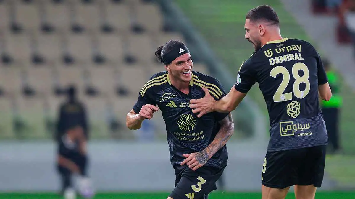 الأهلي يمطر شباك الفيحاء ويحافظ على مركزه بترتيب الدوري السعودي