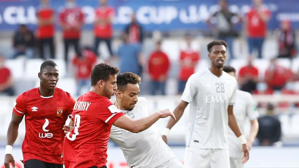 الهلال يعاقب كنو وبيريرا بسبب مباراة الأهلي