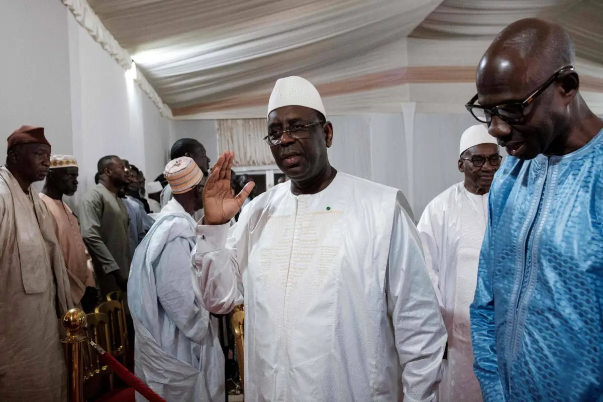 تقرير فرنسي يكشف وجهة ماكي سال بعد تسليم مفاتيح رئاسة السنغال
