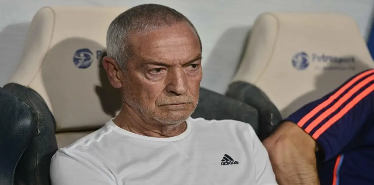 مصر.. "فيفا" يهدد الأهلي والزمالك