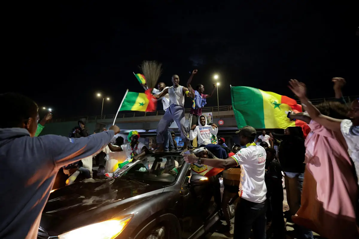 مرشحو المعارضة في السنغال يعلنون "مبكراً" فوز فاي بالرئاسة