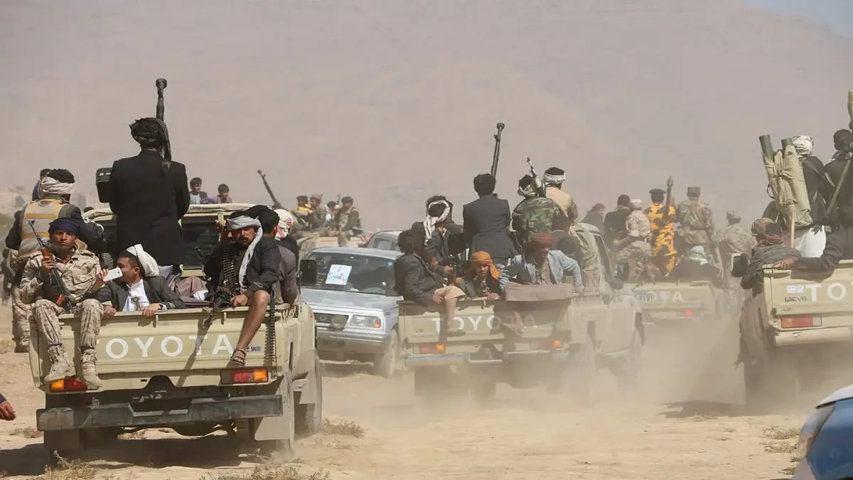 مصادر: الحوثيون يدفعون بتعزيزات عسكرية ضخمة نحو الحديدة