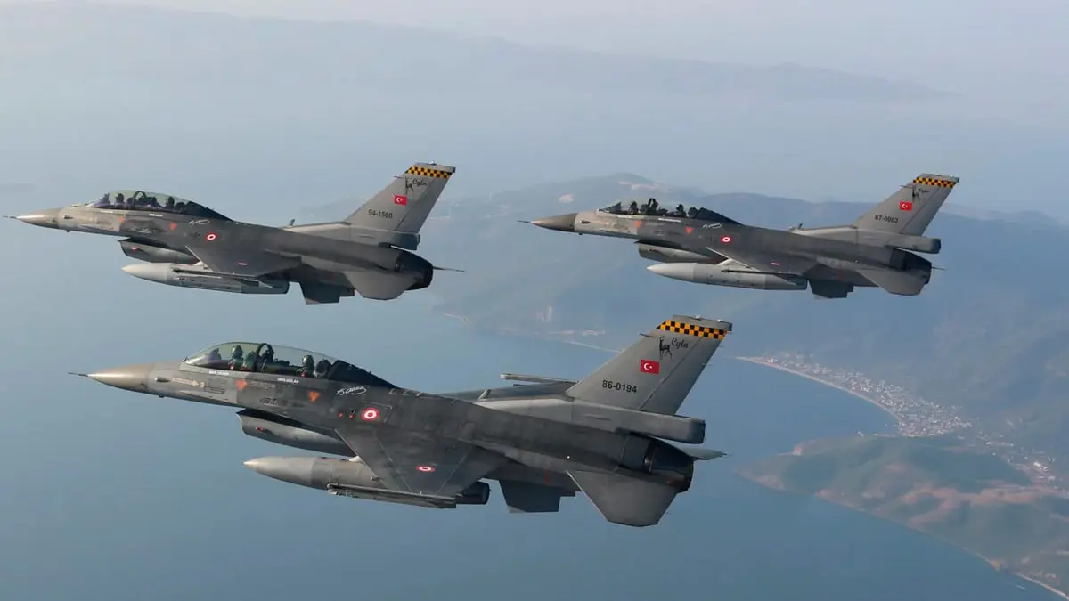 تركيا تعلن مقتل 13 مقاتلًا كرديًا بقصف جوي شمال العراق