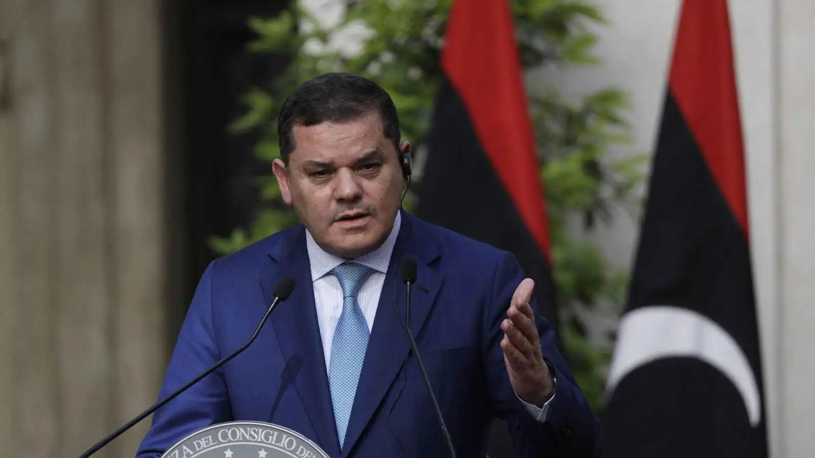 الدبيبة يدعو لإنهاء مظاهر الخروج عن السلطة وحصر السلاح بيد الدولة