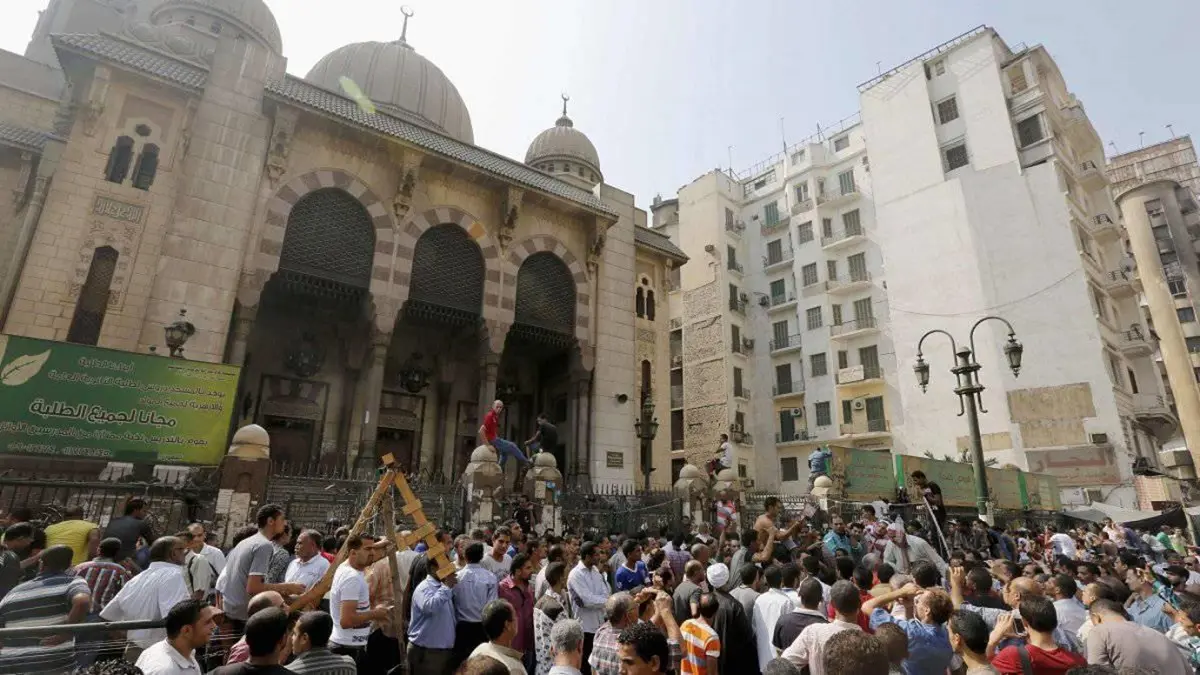 مصر.. السجن المشدد لـ 44 متهمًا وبراءة 4 في أحداث عنف "مسجد الفتح"