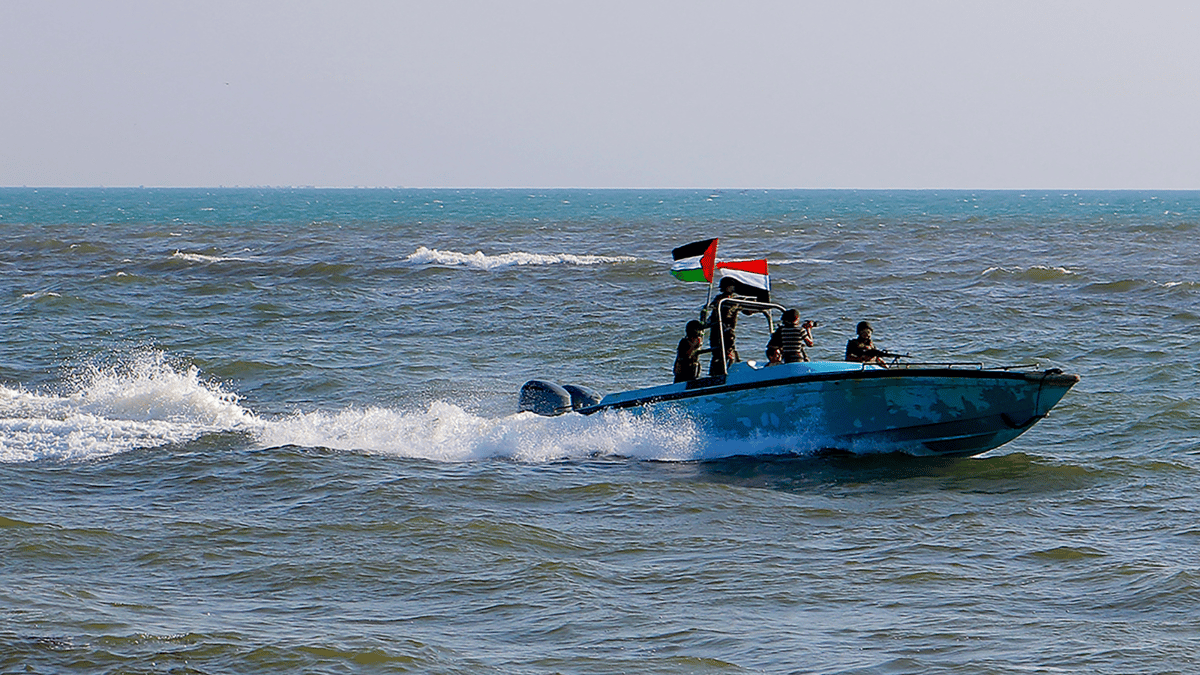 ميليشيا الحوثي تعلن استهداف سفينتين في البحر الأحمر بصواريخ ومسيرات