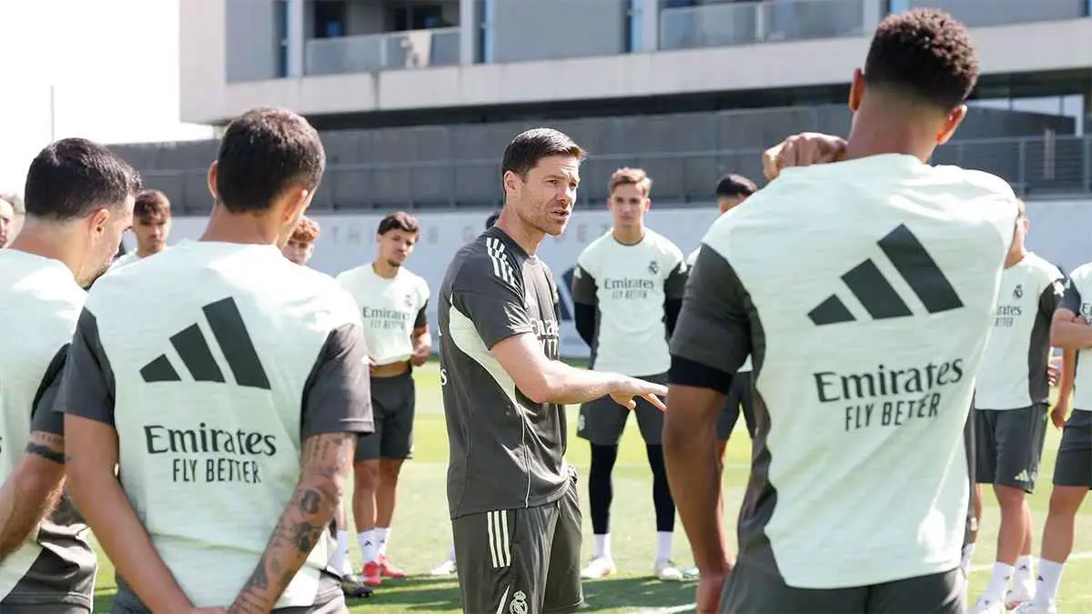 "من لا يركض لن يلعب".. ألونسو يوجه رسالة صارمة للاعبي ريال مدريد