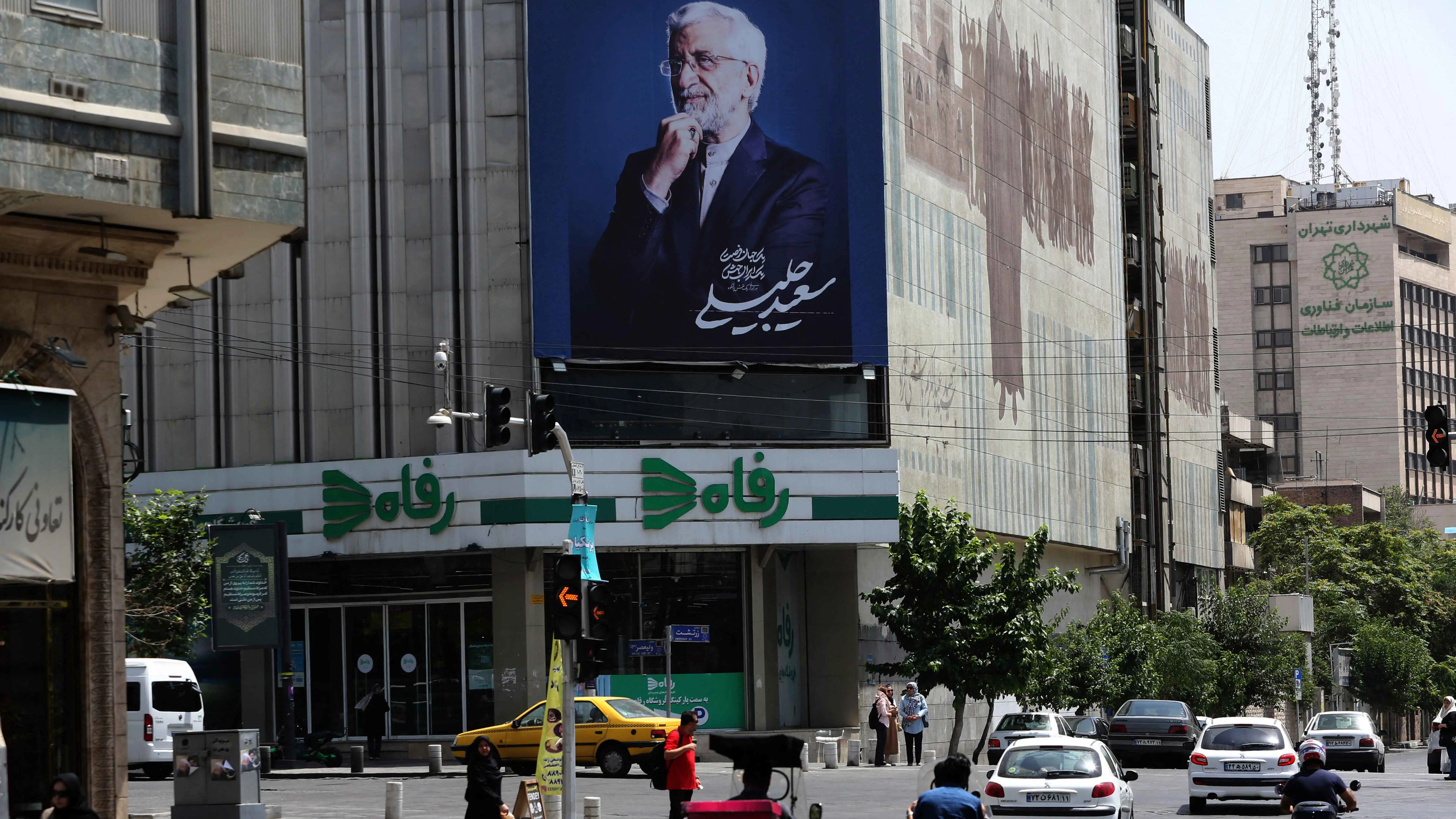الانتخابات الإيرانية.. مخاوف من التلاعب بالنتائج عشية الجولة الحاسمة