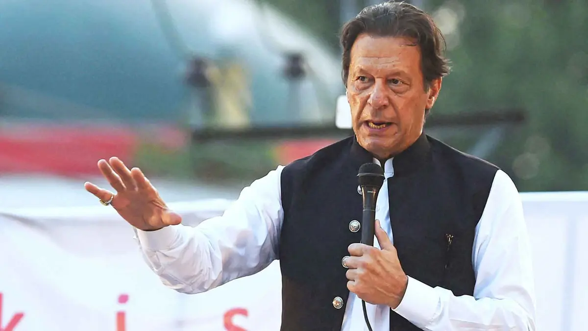 مطالبا بانتخابات مبكرة.. عمران خان يطلق "مسيرة طويلة" باتّجاه إسلام أباد