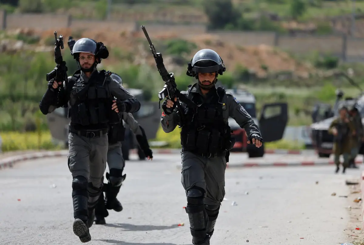 اعتقال 40 فلسطينيا في الضفة الغربية بينهم شقيقتا العاروري