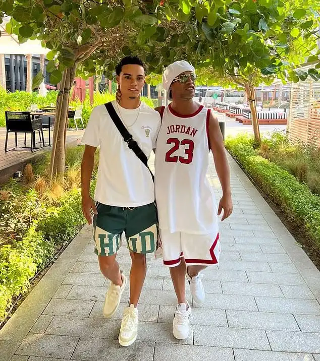 رونالدينيو ونجله