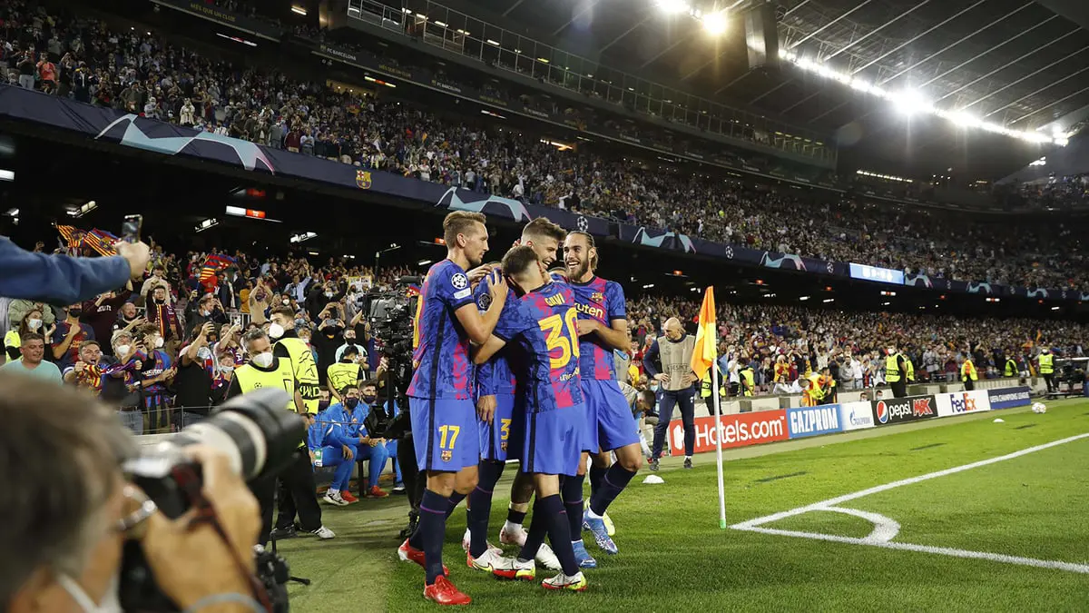 بيكيه يقود برشلونة لتخطي دينامو كييف وتحقيق أول فوز بدوري أبطال أوروبا (فيديو)