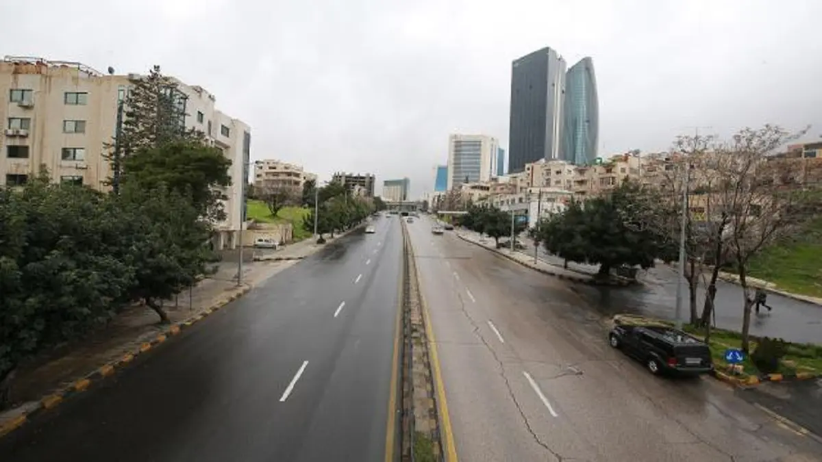 السماح للأردنيين باستخدام سياراتهم خلال النهار في تخفيف جديد لحظر التجول