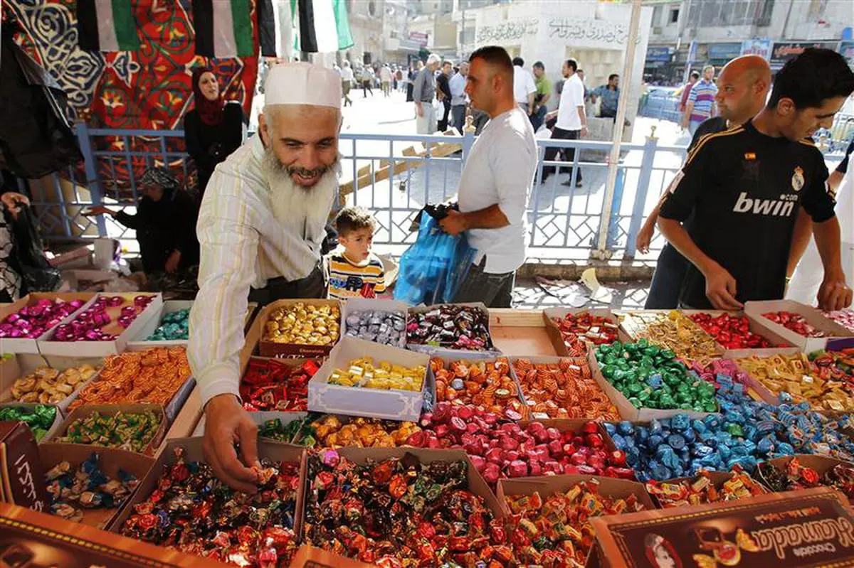 عقب تراجع ملحوظ.. تجار الأردن يأملون في انتعاش الحركة الشرائية خلال العيد