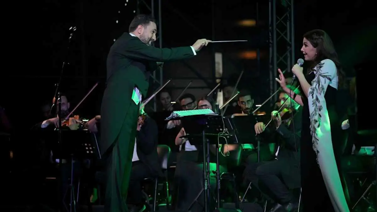 على المسرح.. ماجدة الرومي تهاجم إسرائيل وترحب بـ"العهد الجديد" (فيديو)