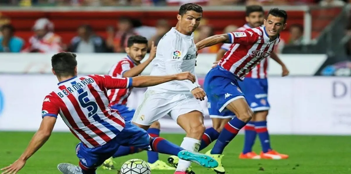 شعار برشلونة على حافلة ريال مدريد "صورة"