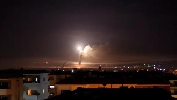 ماذا وراء تكثيف الضربات الإسرائيلية ضد أهداف إيرانية بسوريا؟