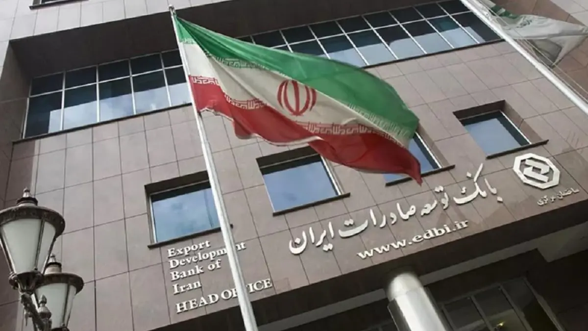 إيران وروسيا تعتزمان التجارة بالعملة المحلية بدلا من الدولار الأمريكي

