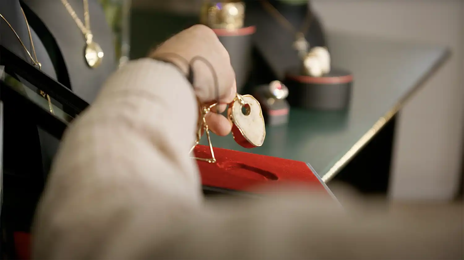 تحويل ركبة التون جون لعقد