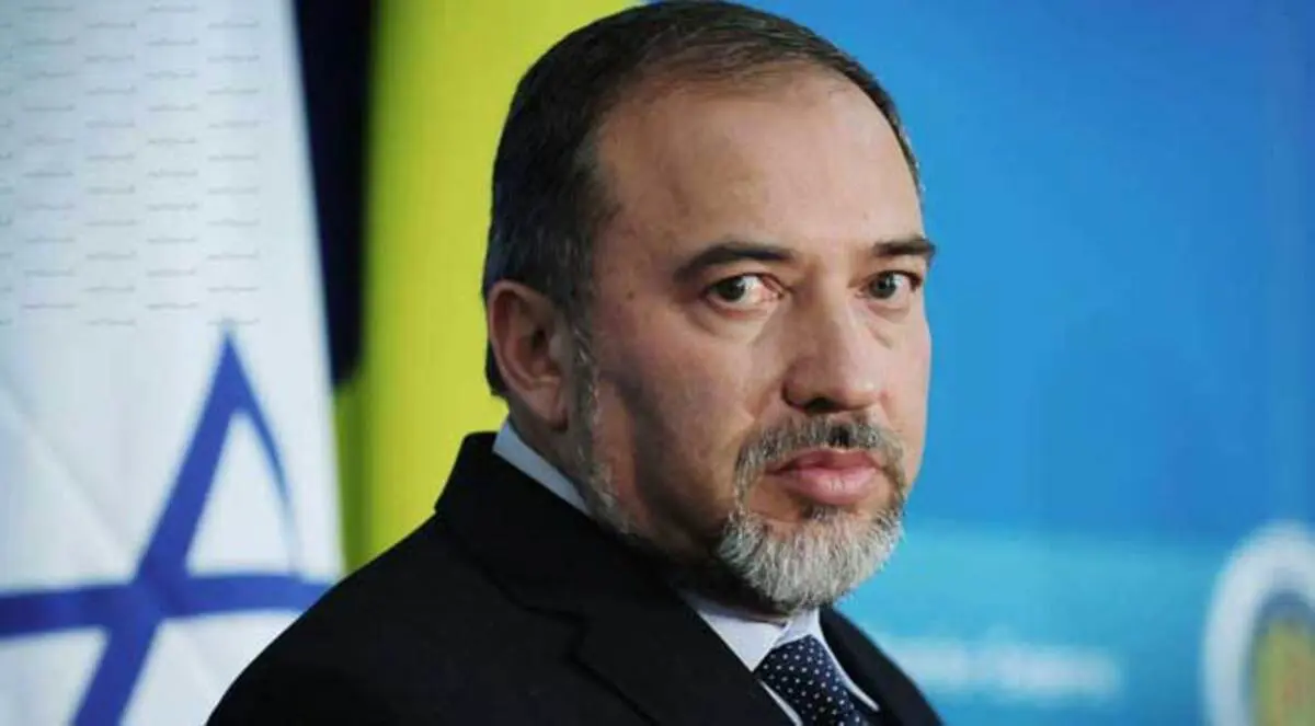 الطيبي يصف ليبرمان بـ "زعيم النسخة الإسرائيلية من داعش"
