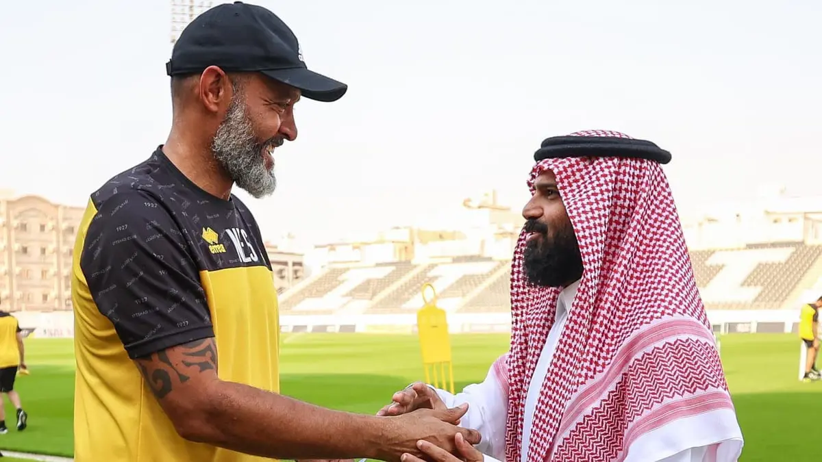 أنمار الحائلي يرد على مفاوضات ولفرهامبتون مع نونو سانتو