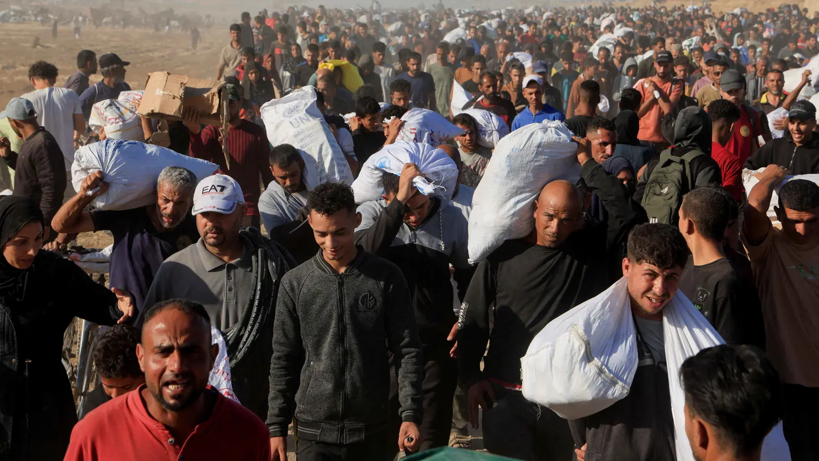 20 قتيلا بـ "مجزرة مساعدات" جديدة في غزة