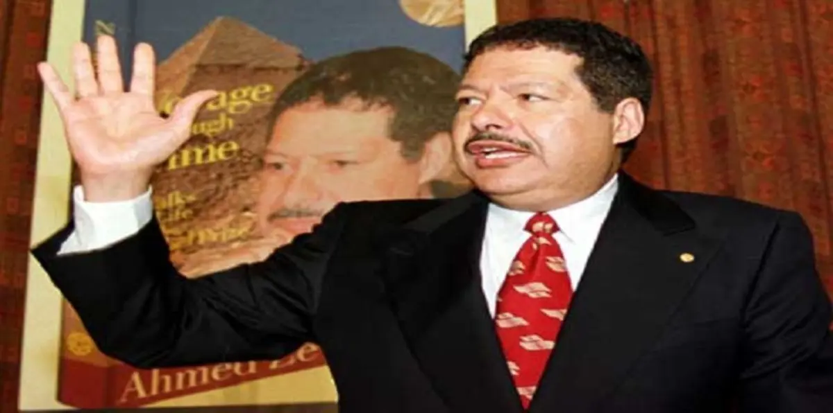 مصر تودع زويل بجنازتين مهيبتين عسكرية وشعبية