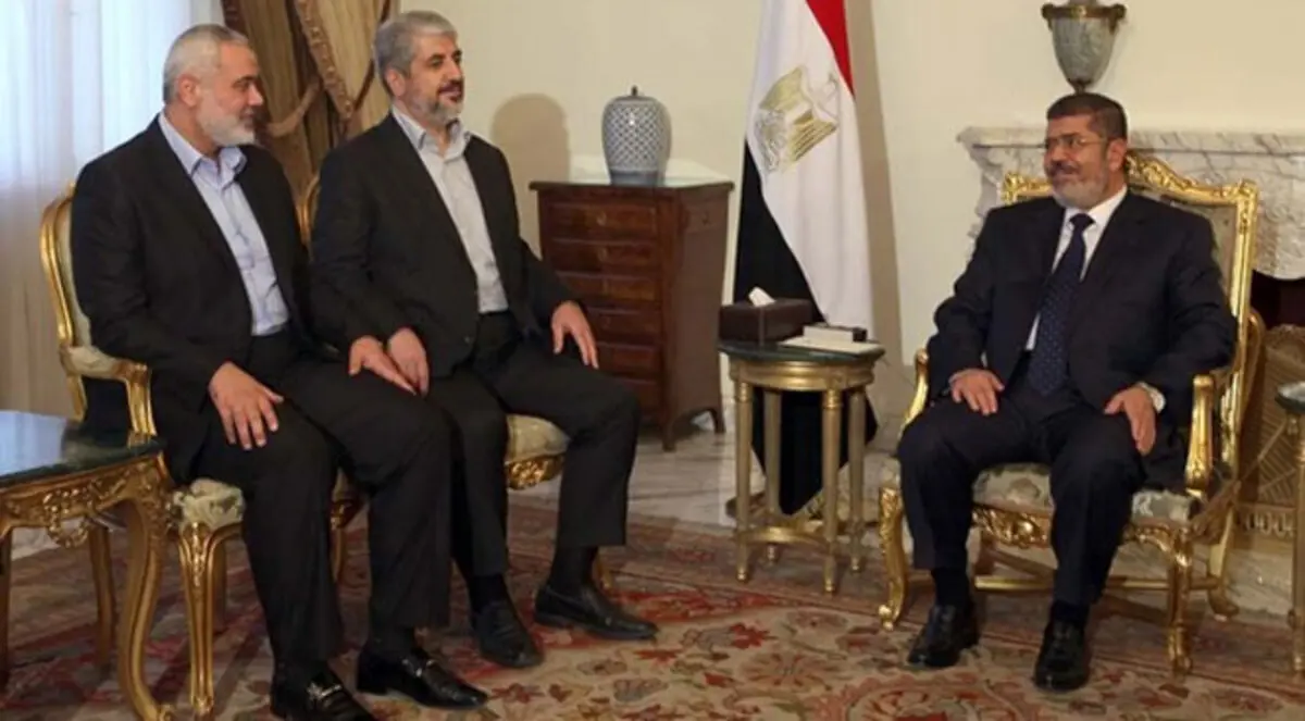 مرسي يمنح الجنسية المصرية لأعضاء من "حماس"