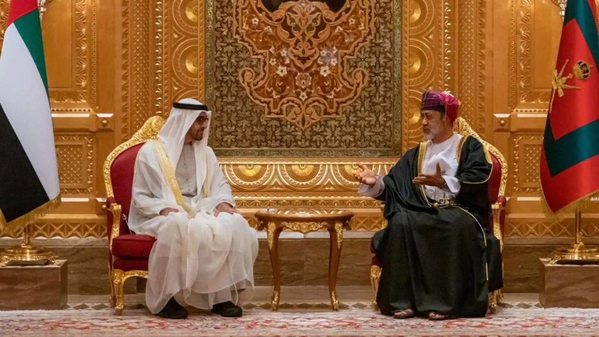 السلطان هيثم بن طارق والشيخ محمد بن زايد يعقدان جلسة مباحثات رسمية