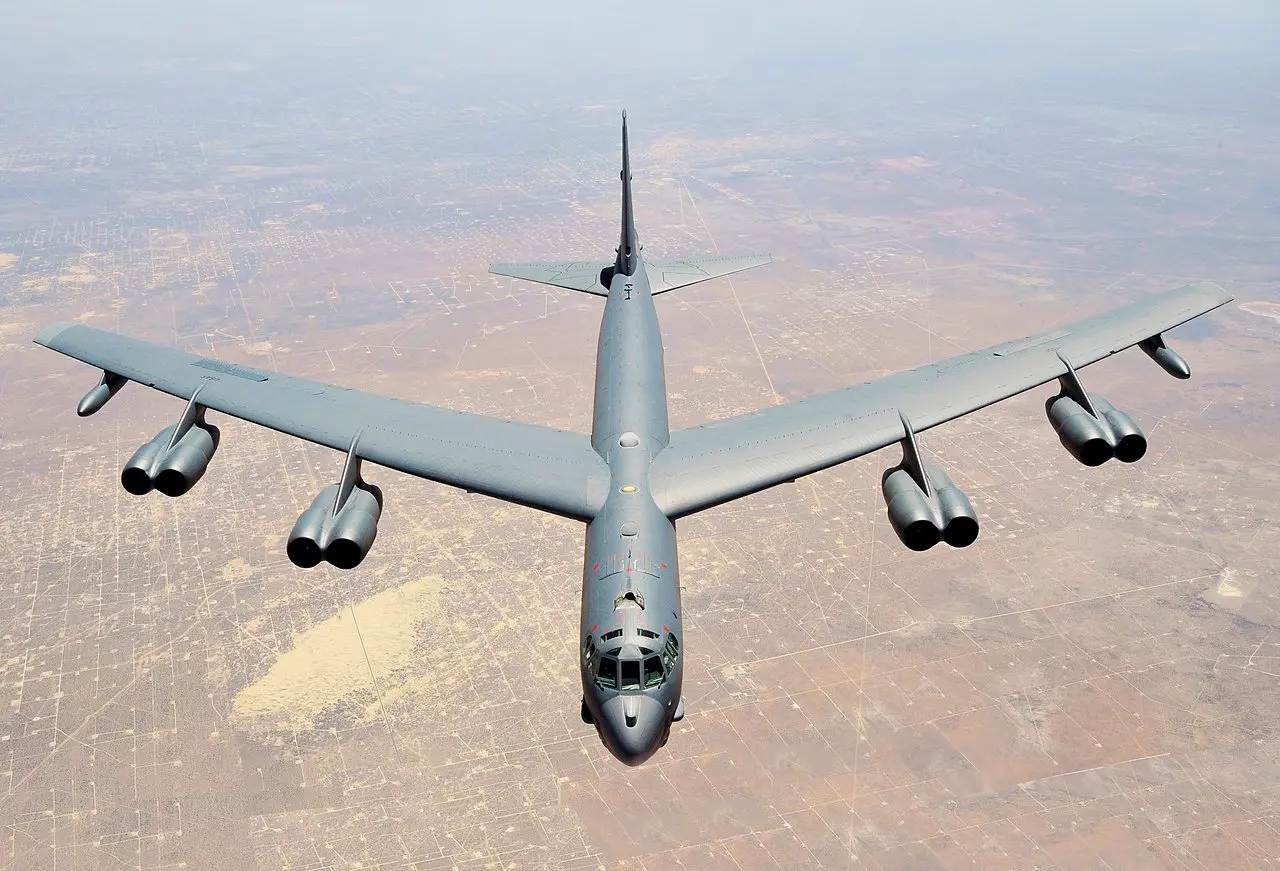القاذفة B52