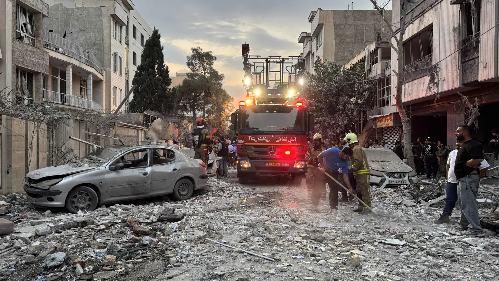 مقتل نائب رئيس استخبارات القوة "الجوفضائية" للحرس الثوري الإيراني