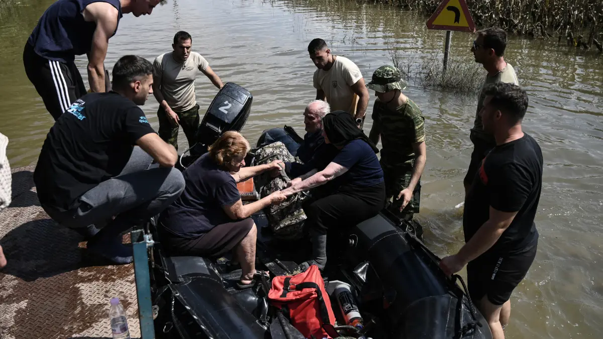  اليونان.. مقتل 11 شخصاً بسبب الفيضانات وعمليات البحث عن مفقودين متواصلة