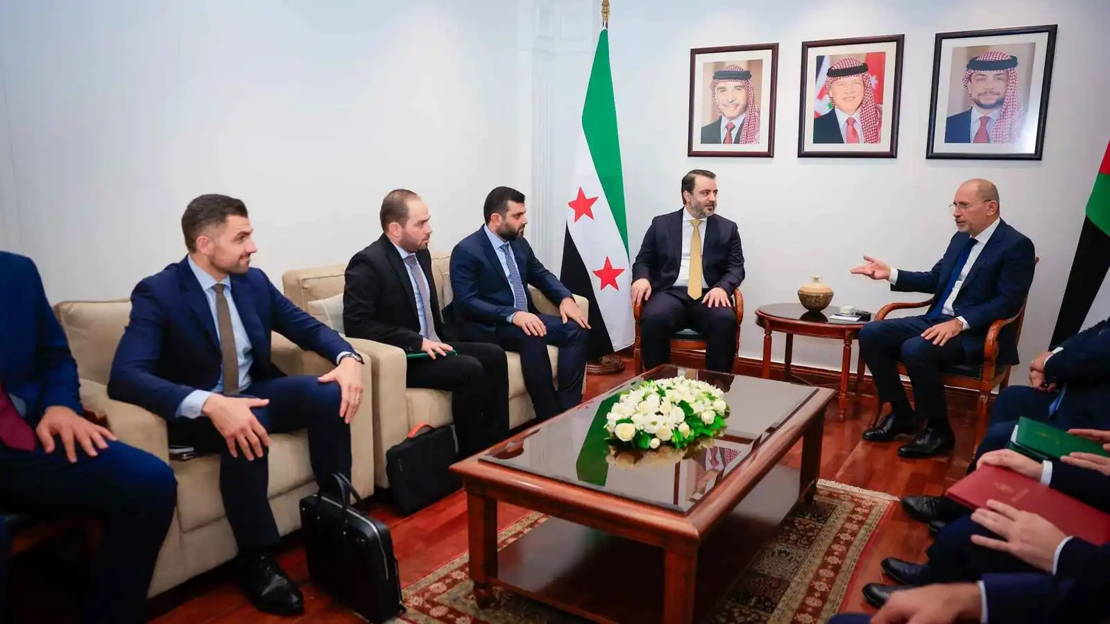 اللجنة الثلاثية في عمّان.. اختبار توازن القوى في الجنوب السوري