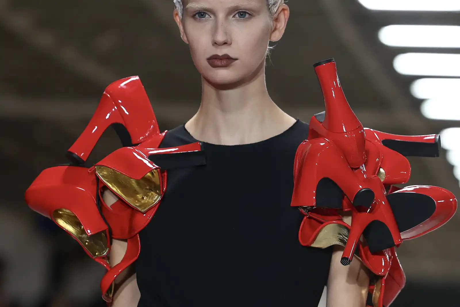 عرض لملابس ذكية في أسبوع الموضة بباريس 