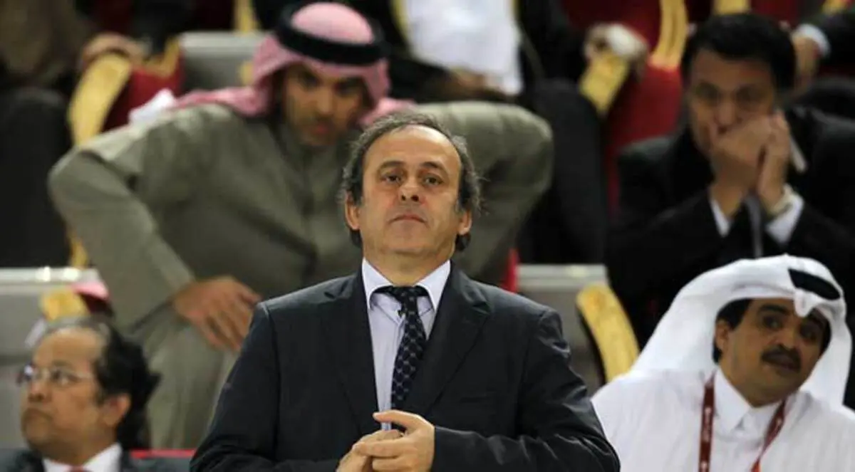 قطر 2022.. الصحافة البريطانية توجه سهامها نحو بلاتيني وفرنسا